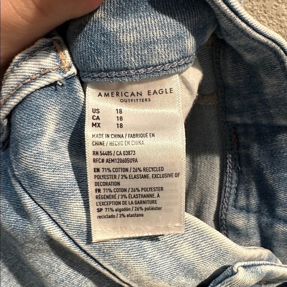 American Eagle Outfitters Light Blue Distressed Jean Shorts Size 18 - Picture 7 of 8